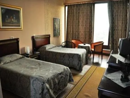 Hotel Collaku Lushnjë